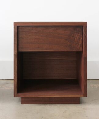 Nightstand – Hanko Solid Wood Nightstand
