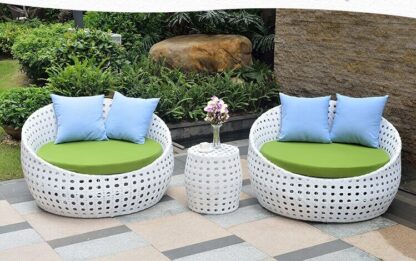 white syntetic rattan daybed CV Aqma Furniture