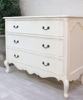 Buffet Kamar 3 Laci klasik kayu warna Putih Cat
