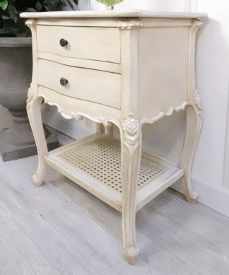 Nakas Kamar Klasik Ukiran warna Cream 1 Laci