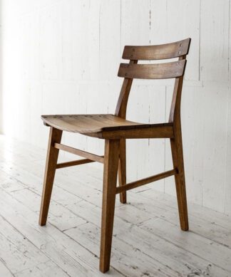 Rustic Teak Dining Chair with Curved Slat Backrest and Solid Wood Finish