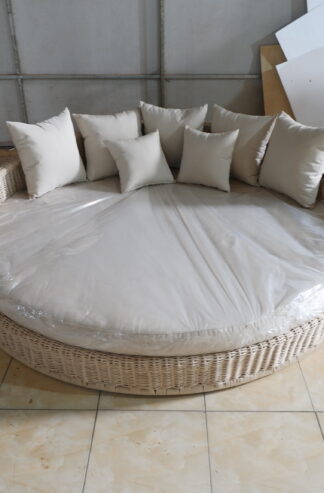 Round Daybed ra