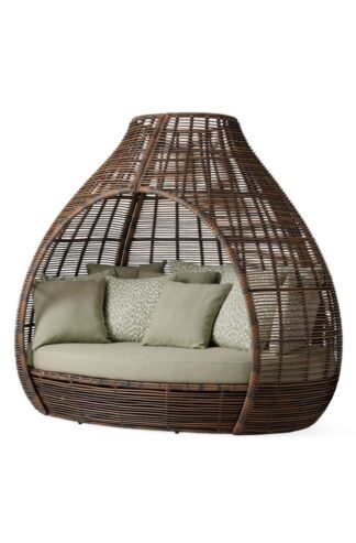 canopy chaise b